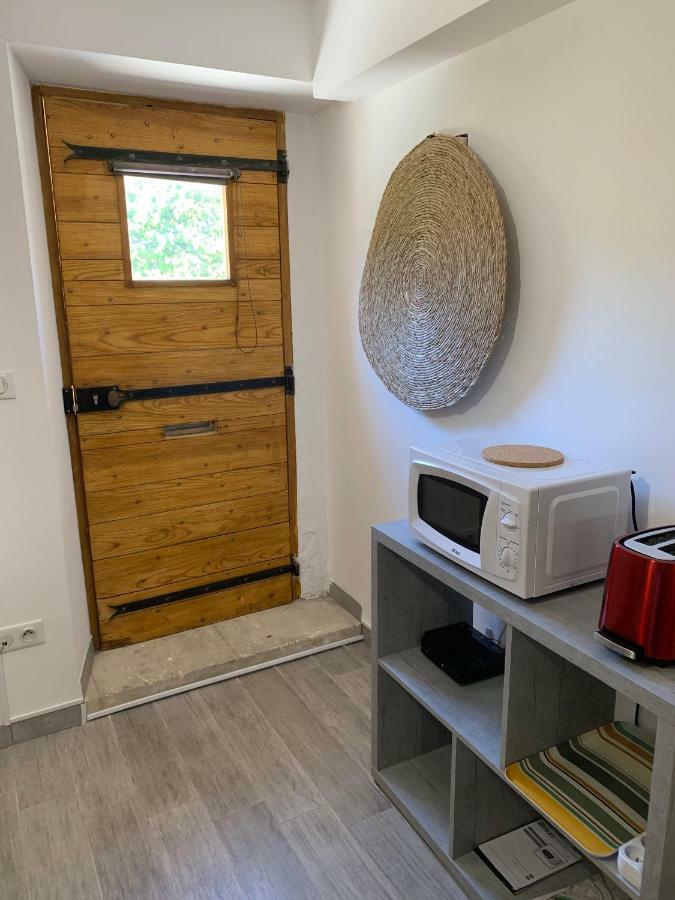 Les Lauriers Lägenhet LʼIsle-sur-la-Sorgue Exteriör bild