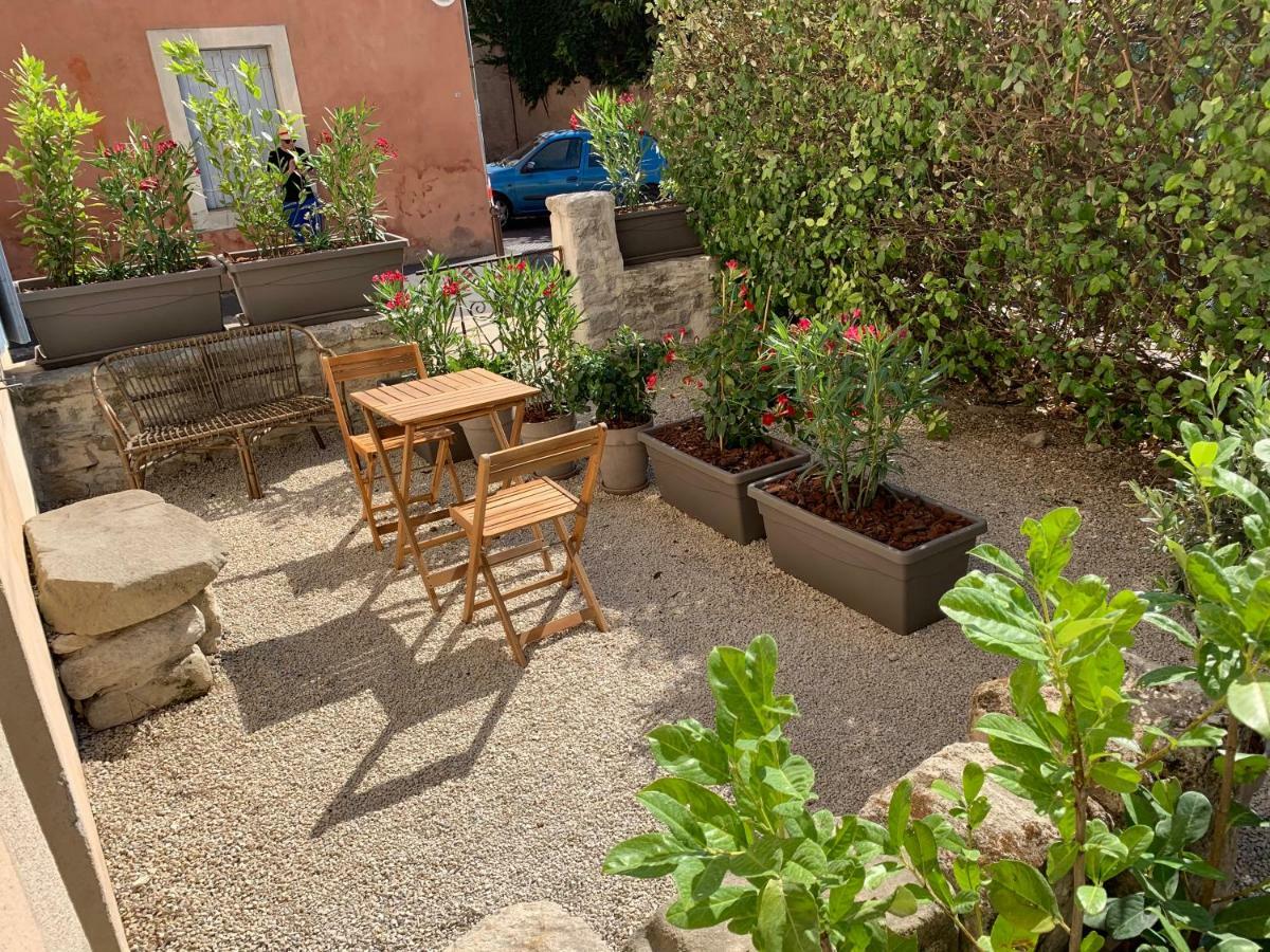 Les Lauriers Lägenhet LʼIsle-sur-la-Sorgue Exteriör bild